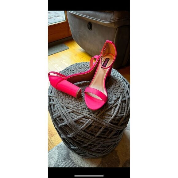 Hot Pink strap block heels. 8.5 Wilddiva - Picture 4 of 11